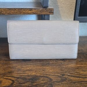 LV Epi Sarah Wallet